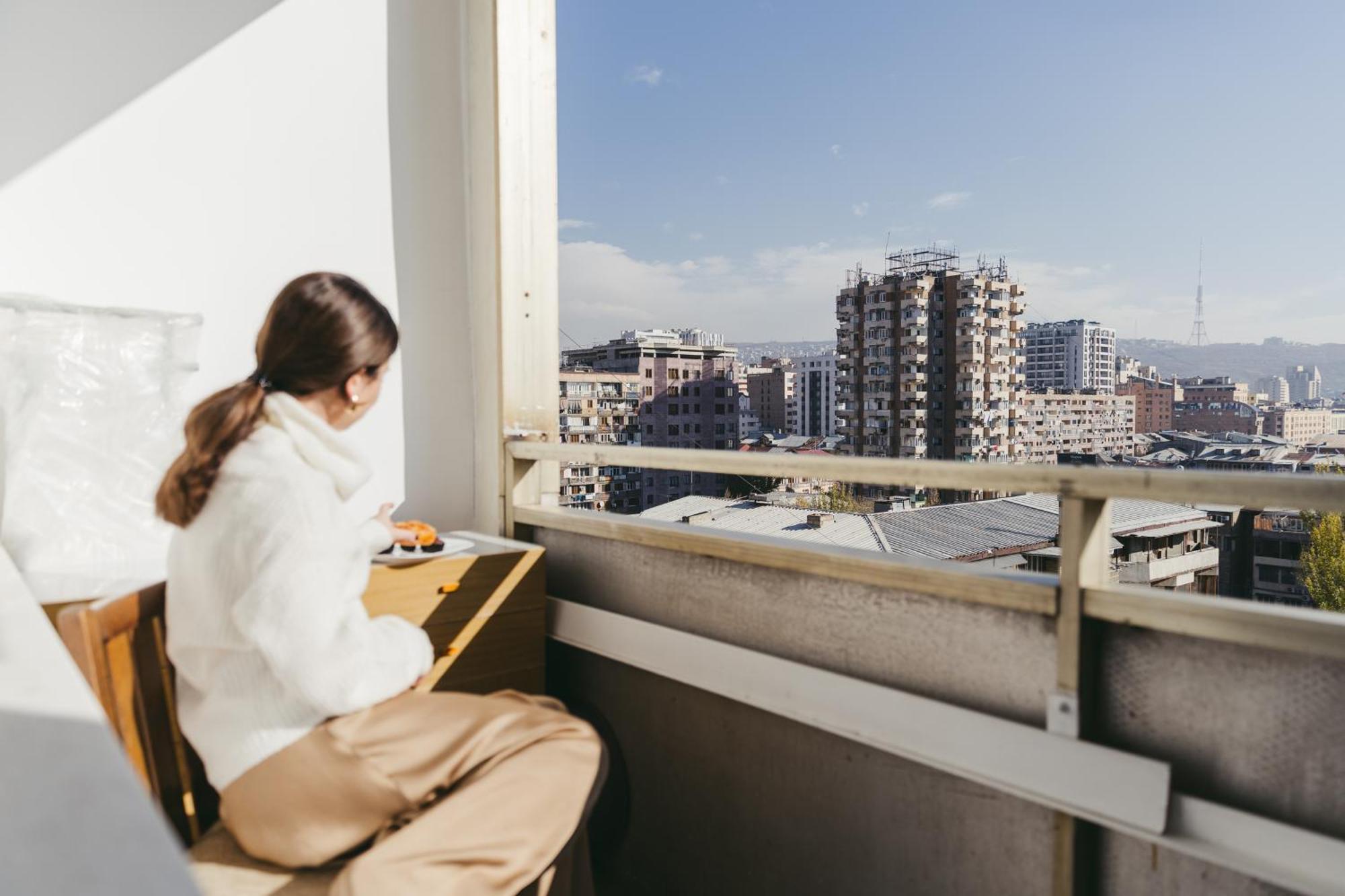 Ferienwohnung Saryan Retreat Balcony Bliss Self-Checkin Keygo 36 Erivan Exterior foto